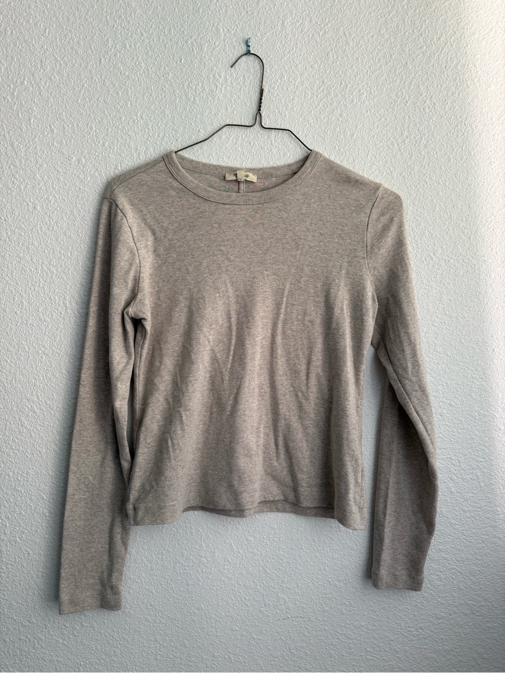 Madewell Classic Crewneck Long Sleeve Top in Light Taupe